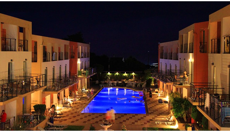 Sunrise Village, Крит